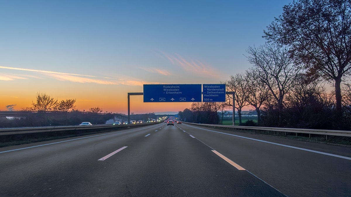 Dünyanın geri kalanına karşı tek başına