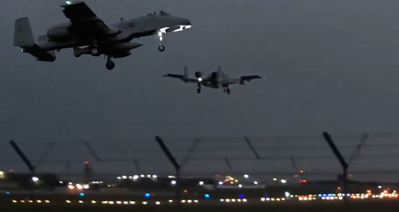 ABD'den kritik sevkiyat: 12 adet "tank katili" İngiltere'ye indi!