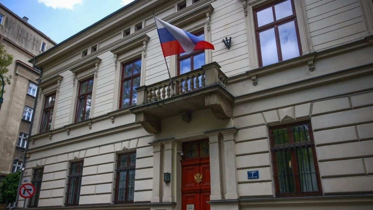 İki ülke arasında konsolosluk kavgası çıktı! Binayı terk etsinler diye elektriği kestiler