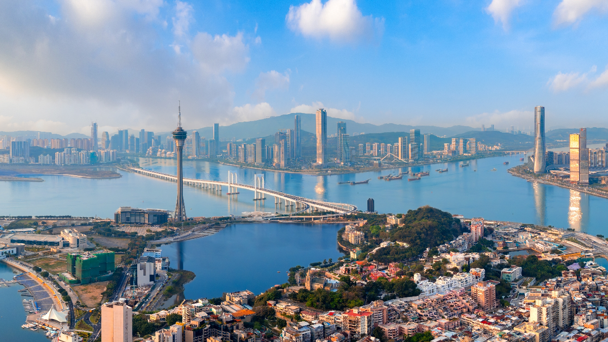 Hükümet vatandaşına karşılıksız servet dağıtıyor