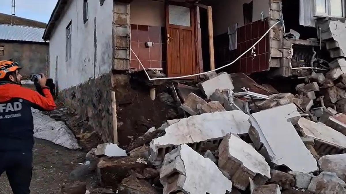 Son dakika... Ağrı'da 4.3 büyüklüğünde deprem