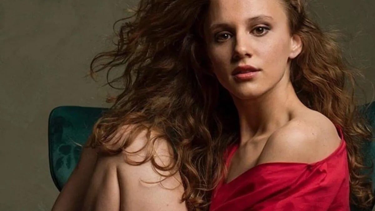 Ünlü oyuncu Ahsen Eroğlu ifade vermek için adliyeye geldi