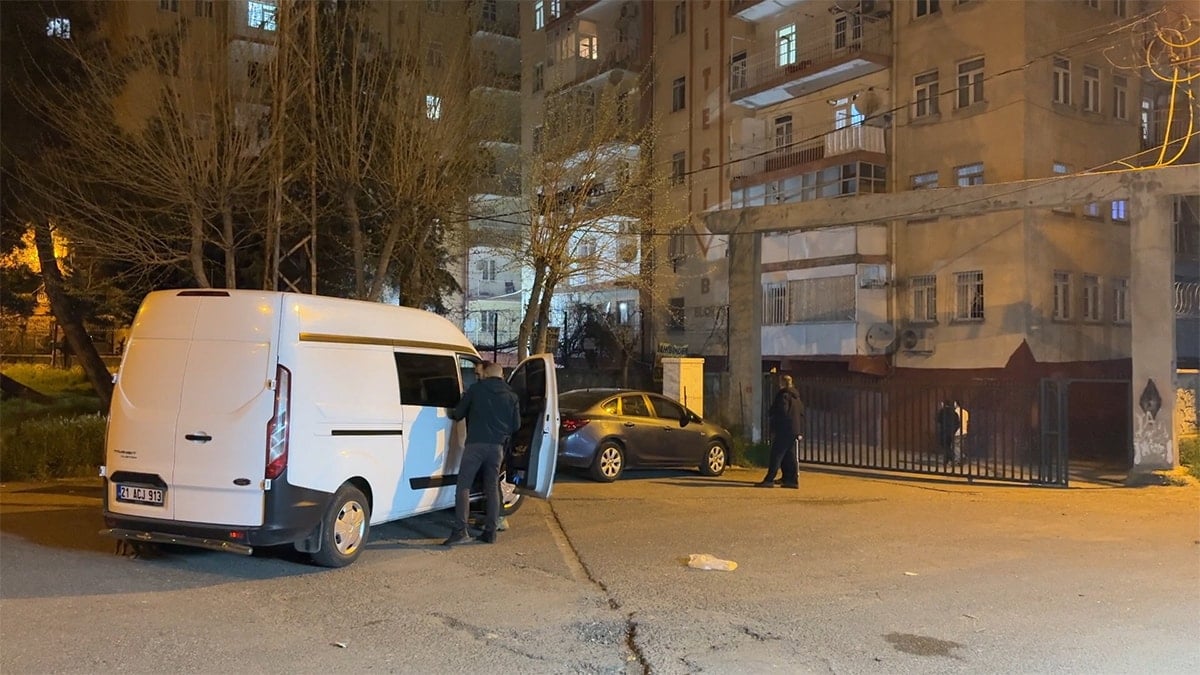 Aile dehşeti! Eşini öldürdü, kızını yaraladı