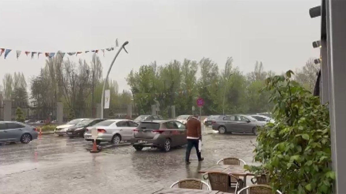 Ankara'da sağanak etkili oldu, valilikten halka uyarı geldi