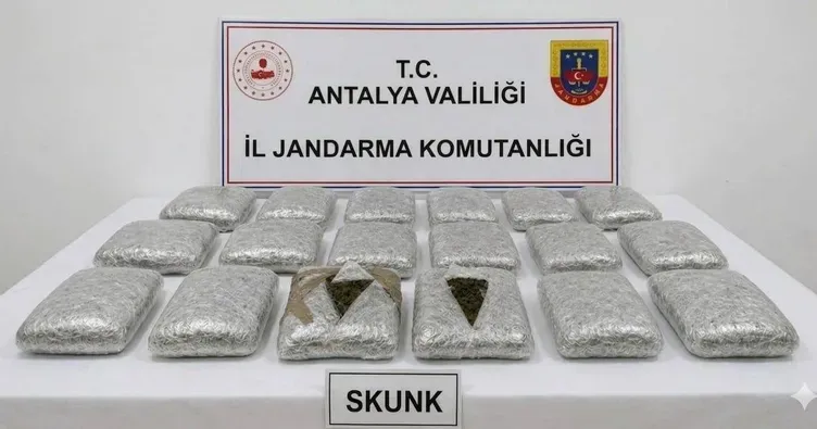 Araçta, 30 kilogram uyuşturucu ele geçirildi