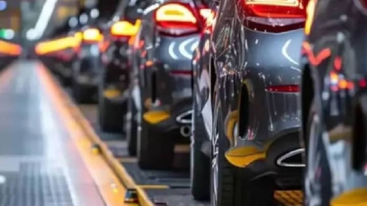 Türkiye'de de satıştaydı: Alman otomobil devi üretimi durdurdu