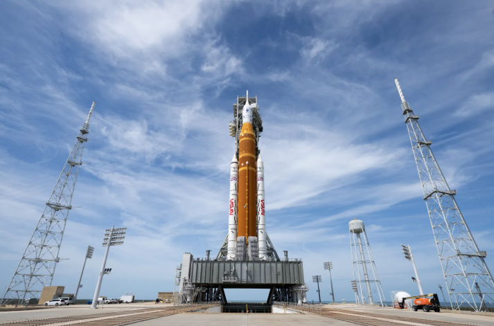 İnsanlık için geri sayım başladı! Bu gece Ay'a roket fırlatılacak