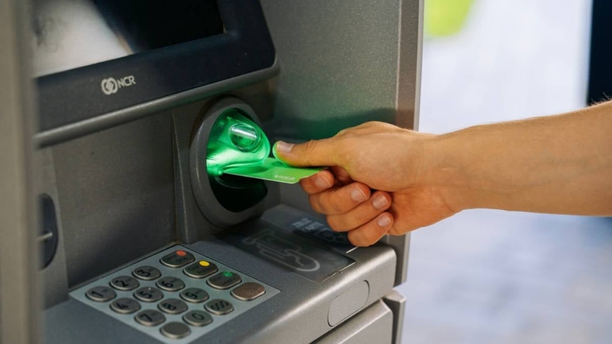 ATM'ye kartınızı takmadan önce bunu yapın