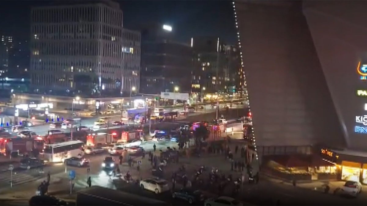 İstanbul'da alışveriş merkezinde yangın