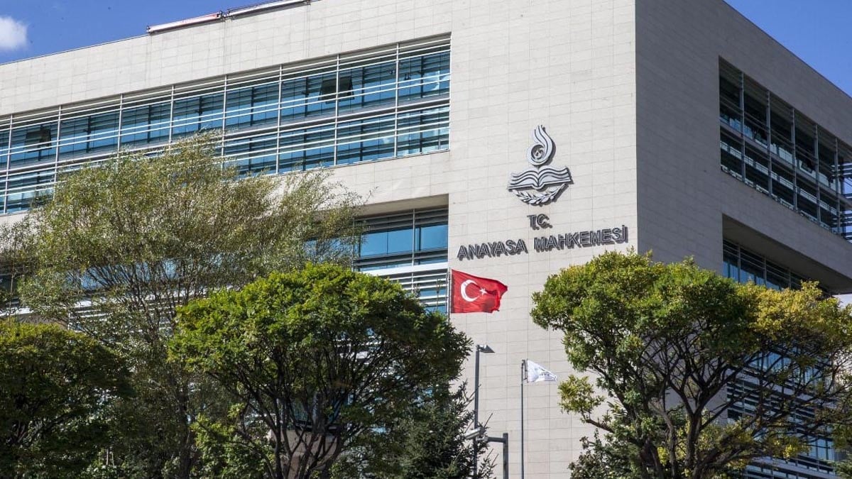 AYM’den 11 siyasi parti için karar