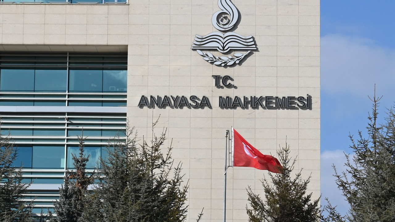 AYM'den 11 siyasi parti için karar