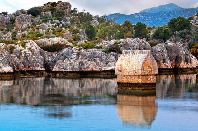 Yüzlerce kişinin yaşadığı şehir ayaklarımızın altındaki denizden çıktı