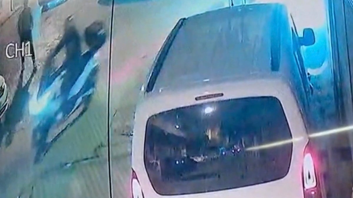 Beyoğlu’nda 'Akşam çay içmeye geleceğiz' tehdidiyle ev kurşunladı: Çelik yelekle yakalandı