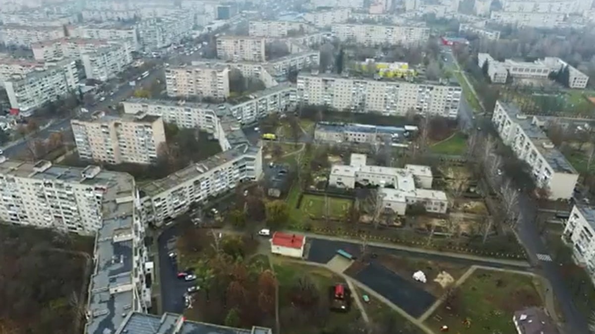 10 bin insan tek bir çatı altında yaşıyor: Bir ucundan diğerine gitmek 1 saat sürüyor