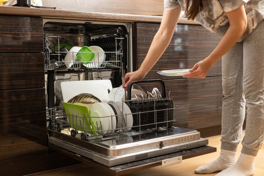 Bu eşyaları bulaşık makinesinin alt rafına yerleştirince aylık 3500 TL masraf çıkıyor