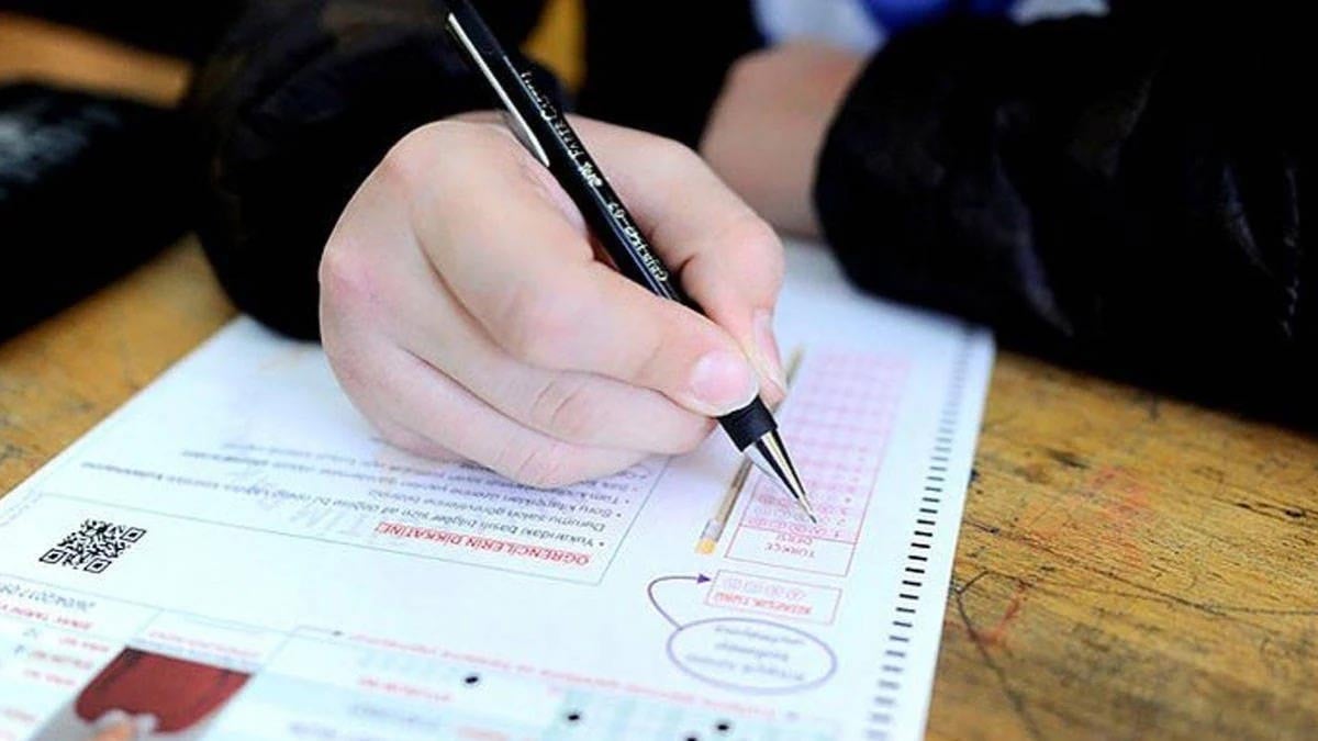 Bursluluk sınavı giriş belgeleri yayınlandı