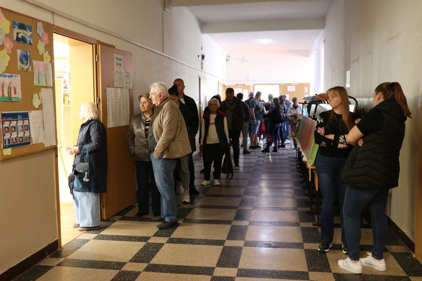 Komşu ülkede seçimlere katılım oranı dibi gördü: Oyların yüzde 45'ini aldı