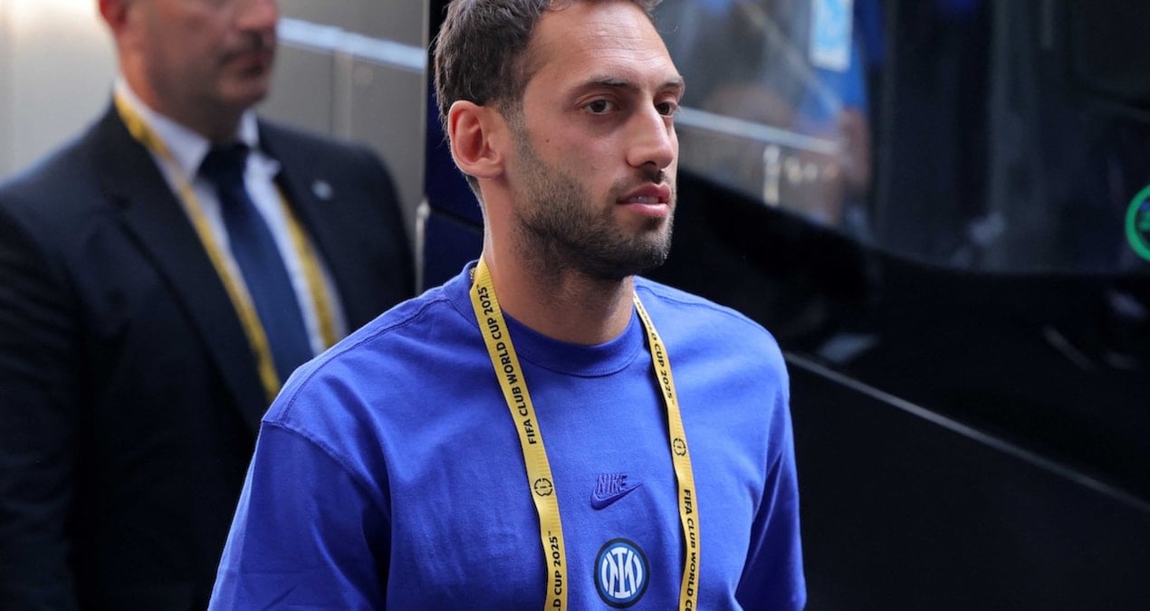Hakan Çalhanoğlu kariyeriyle ilgili kararını verdi! Inter mi? Galatasaray mı?