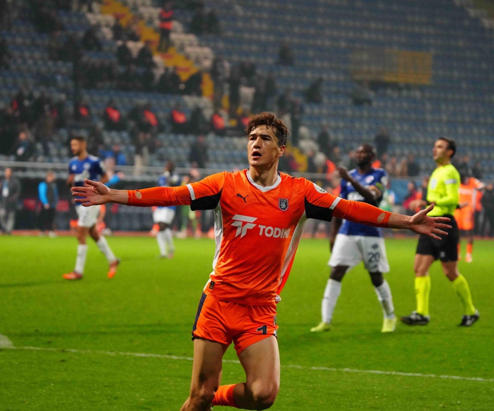 Başakşehir'de Shomurodov gelişmesi! İtalyan basını duyurdu