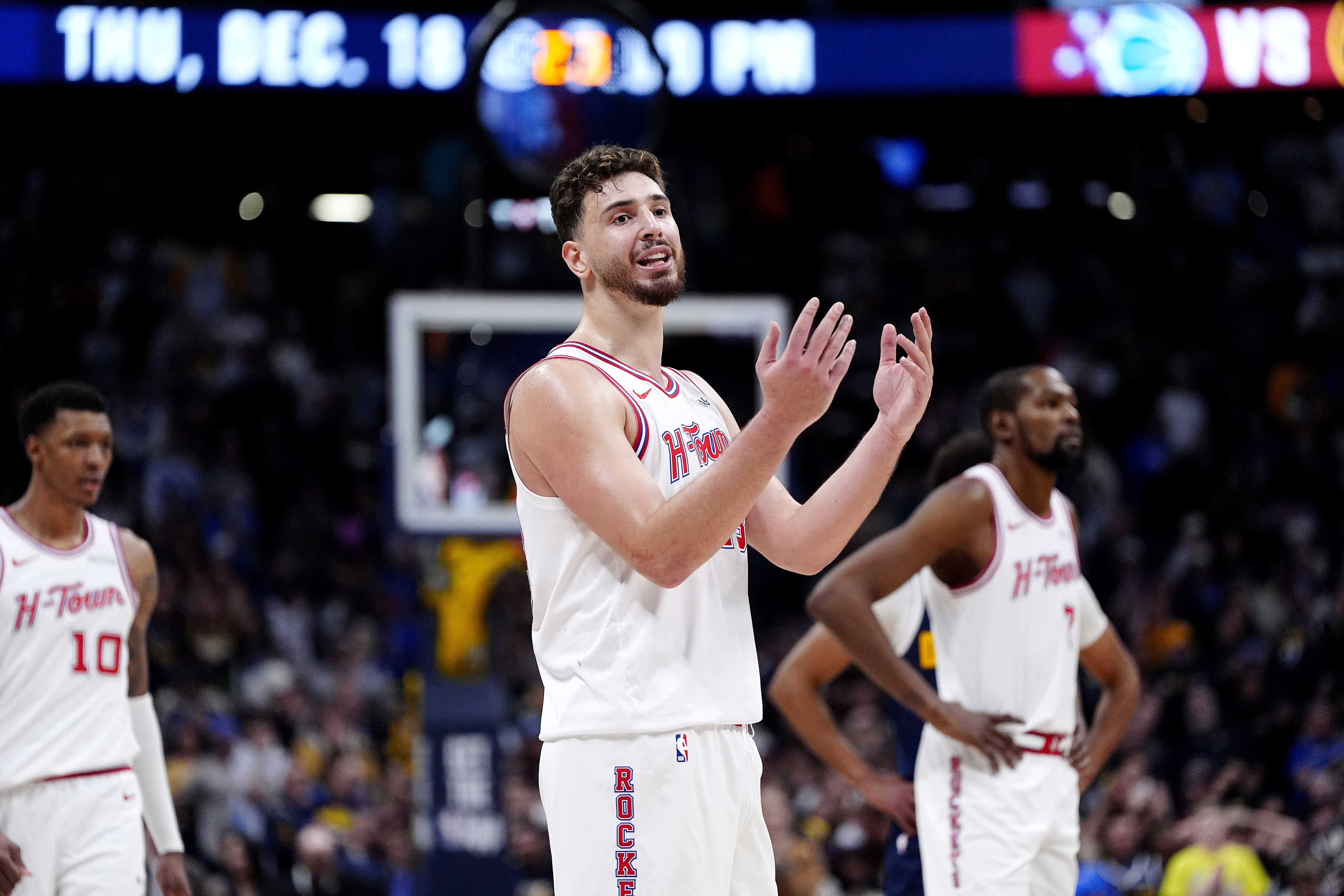 NBA'deki Türk gecesinde gülen Alperen Şengün