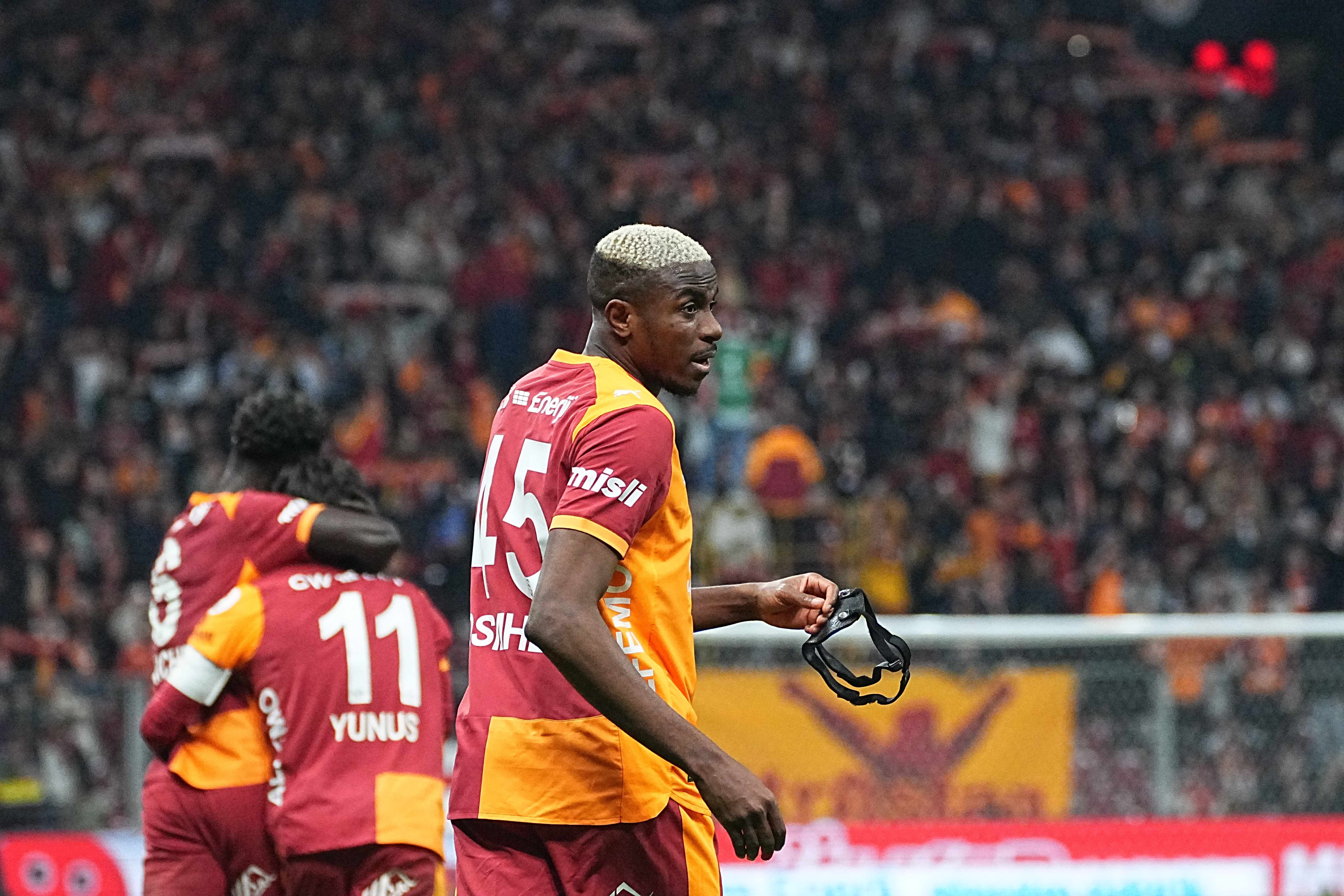 Victor Osimhen'i İngiliz devine önerdiler