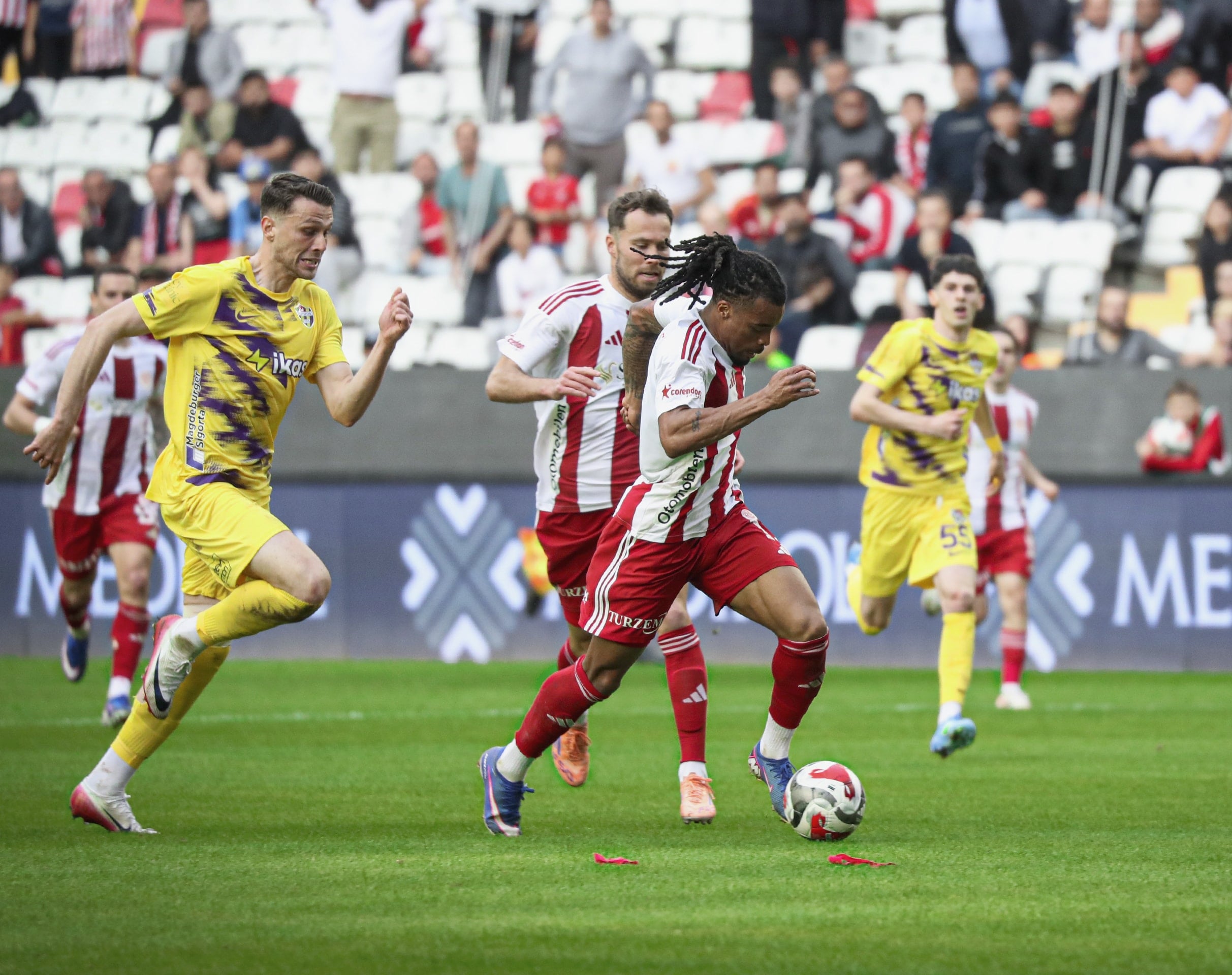 Süper Lig'de düşme hattı alev alev