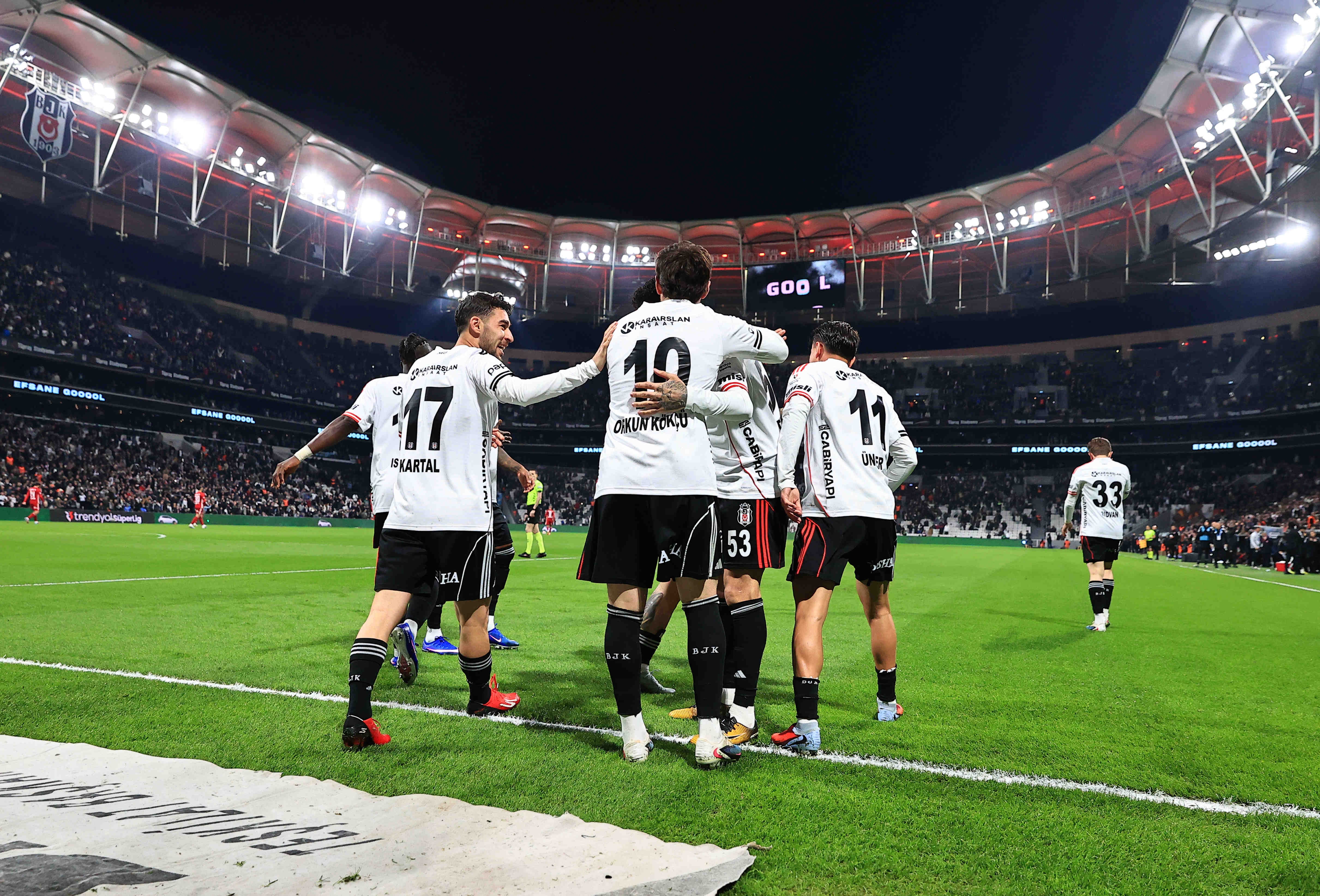 Beşiktaş'ta sakatlık şoku! Ayak bileğinde yırtık tespit edildi