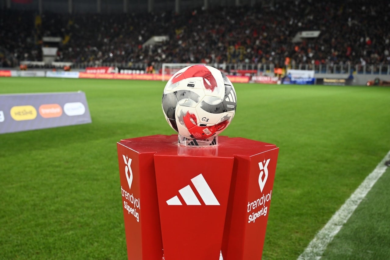 Süper Lig'de maç programı açıklandı! 3 dev maç aynı saatte