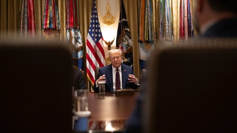 Dünya Trump'ın tehditlerinden sonra bu gece 03:00'ü endişe içinde bekliyor