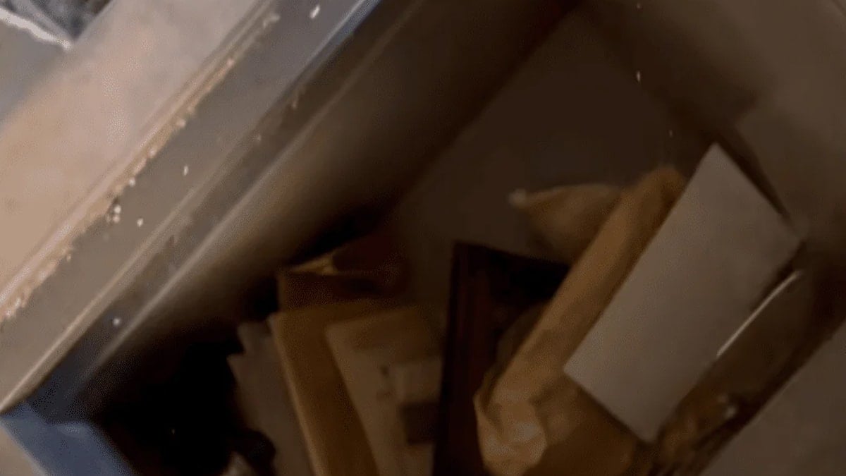 Nenesinin evinde hazine buldu, 60 yıllık kasayı açtı 