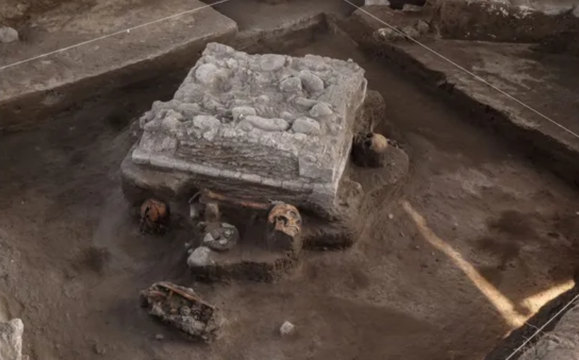 İşçiler kazmayı vurunca ortaya çıktı: Onlarca kafatasını görünce apar topar harekete geçtiler