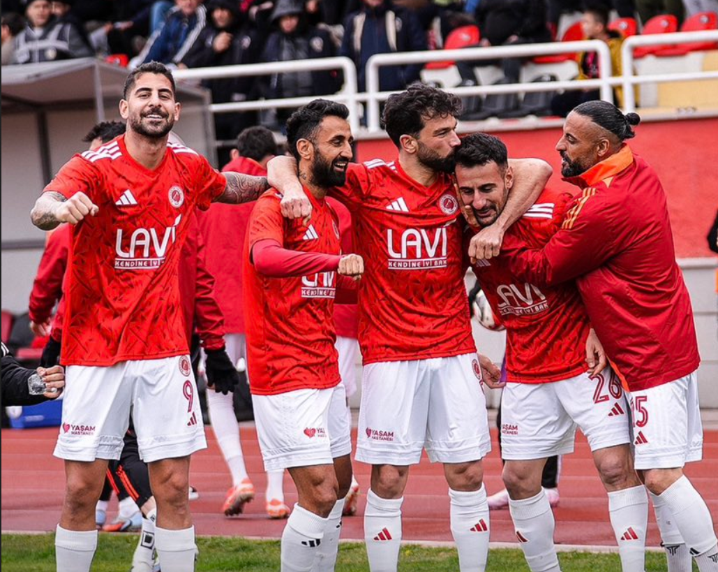 Batman Petrolspor, 3 hafta kala yükseldi! 24 yıl sonra ilk