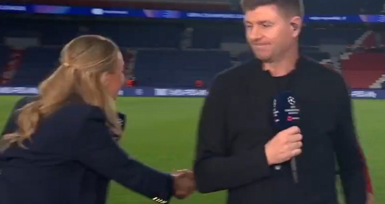 Yıldız futbolcu, kadın muhabirin elini sıktı! Sosyal medya ikiye bölündü