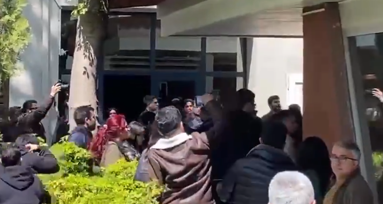 Üniversitelilerin spor salonu protestosunu ülkücüler bastı