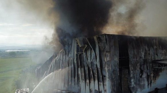 Antalya'da cips fabrikasında yangın: Tesis kullanılamaz hale geldi