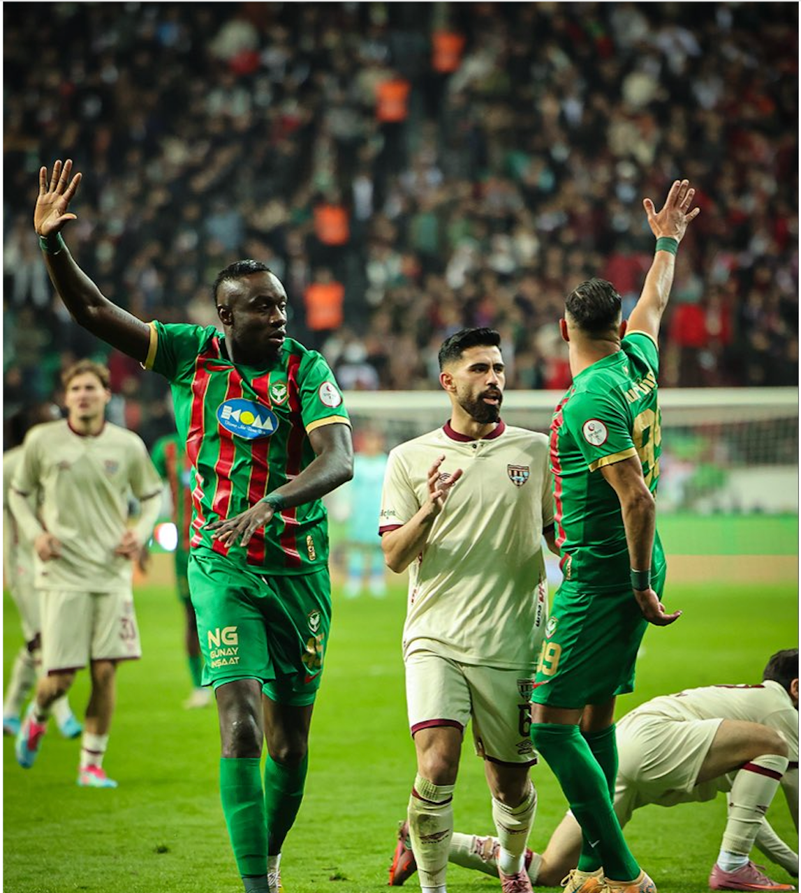 Türkiye'de tarihe geçmek için 4 gole ihtiyacı var