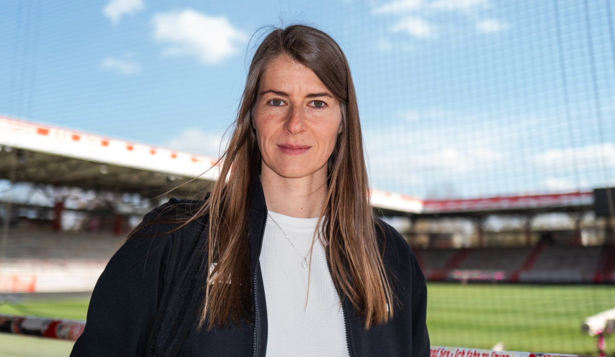 Lig tarihine geçecek karar! İlk kadın teknik direktör oldu