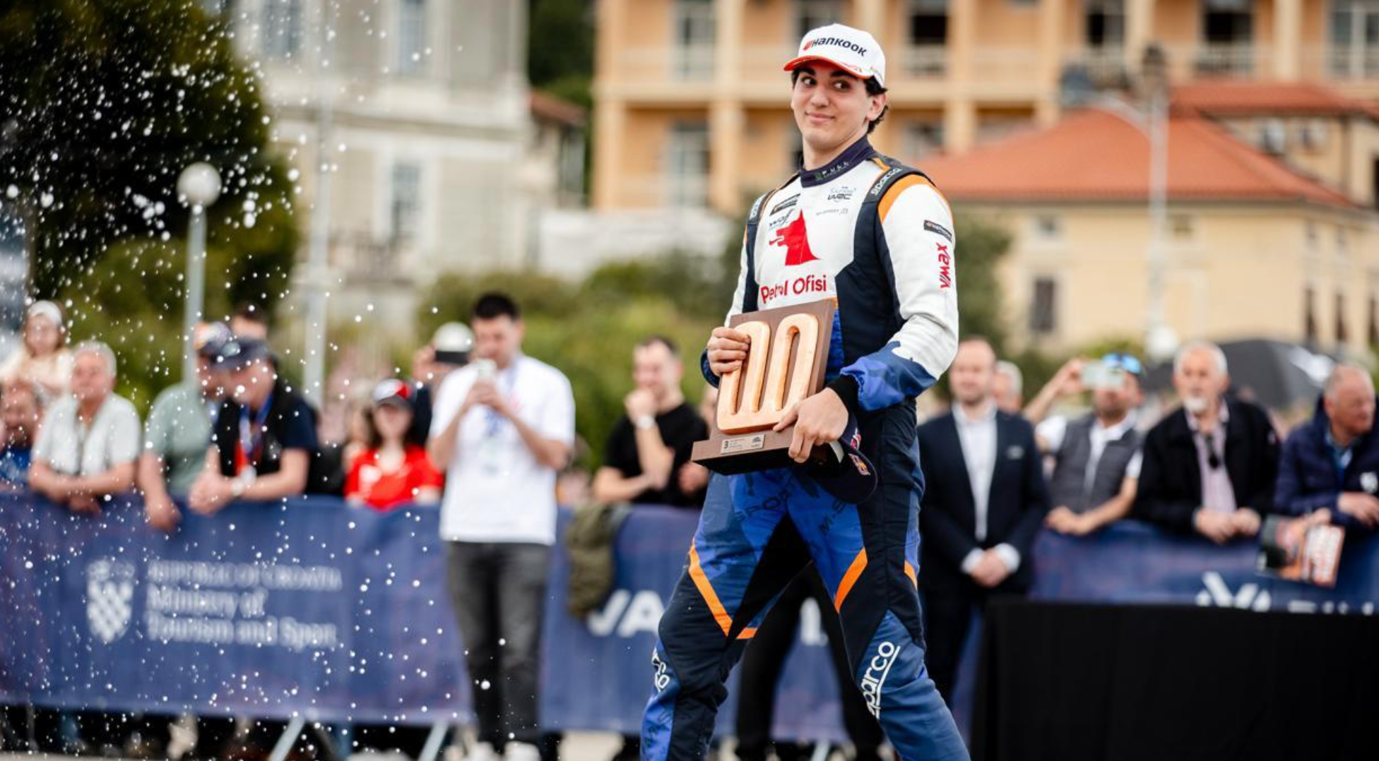 Kerem Kazaz'dan 7 startta 7 finiş