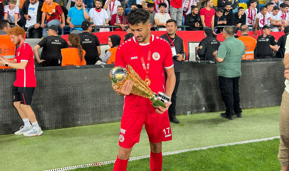 İnanılmaz seri hayretler içinde bıraktı! Gittiği takım şampiyon oluyor