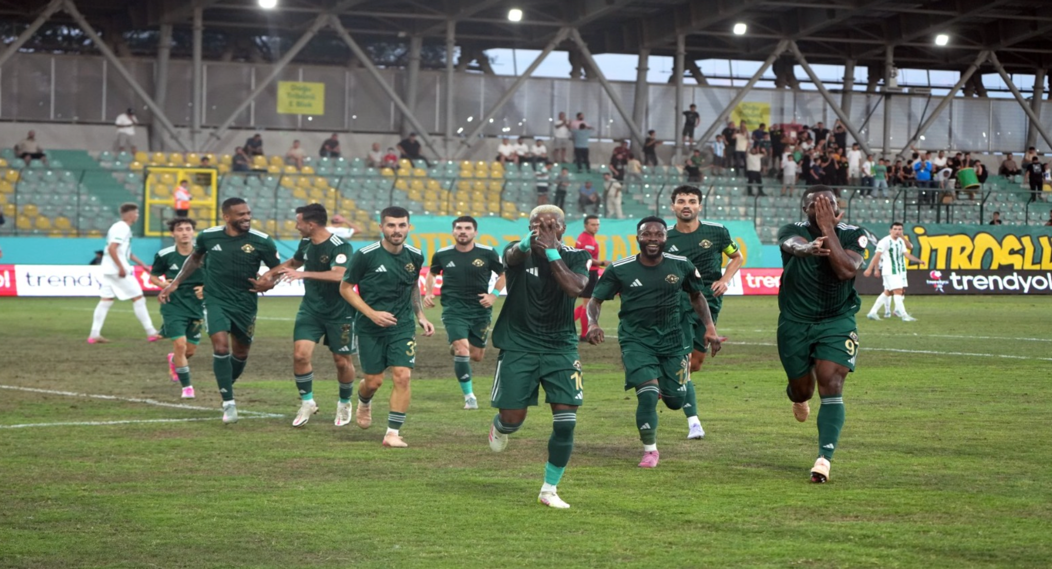 500 taraftarla Süper Lig’e!