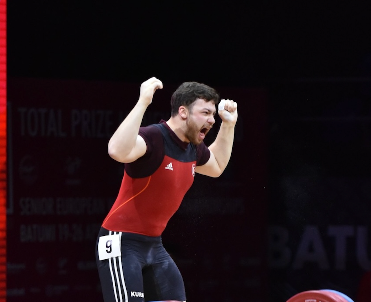 Milli halterci Hakan Şükrü Kurnaz'dan bronz madalya