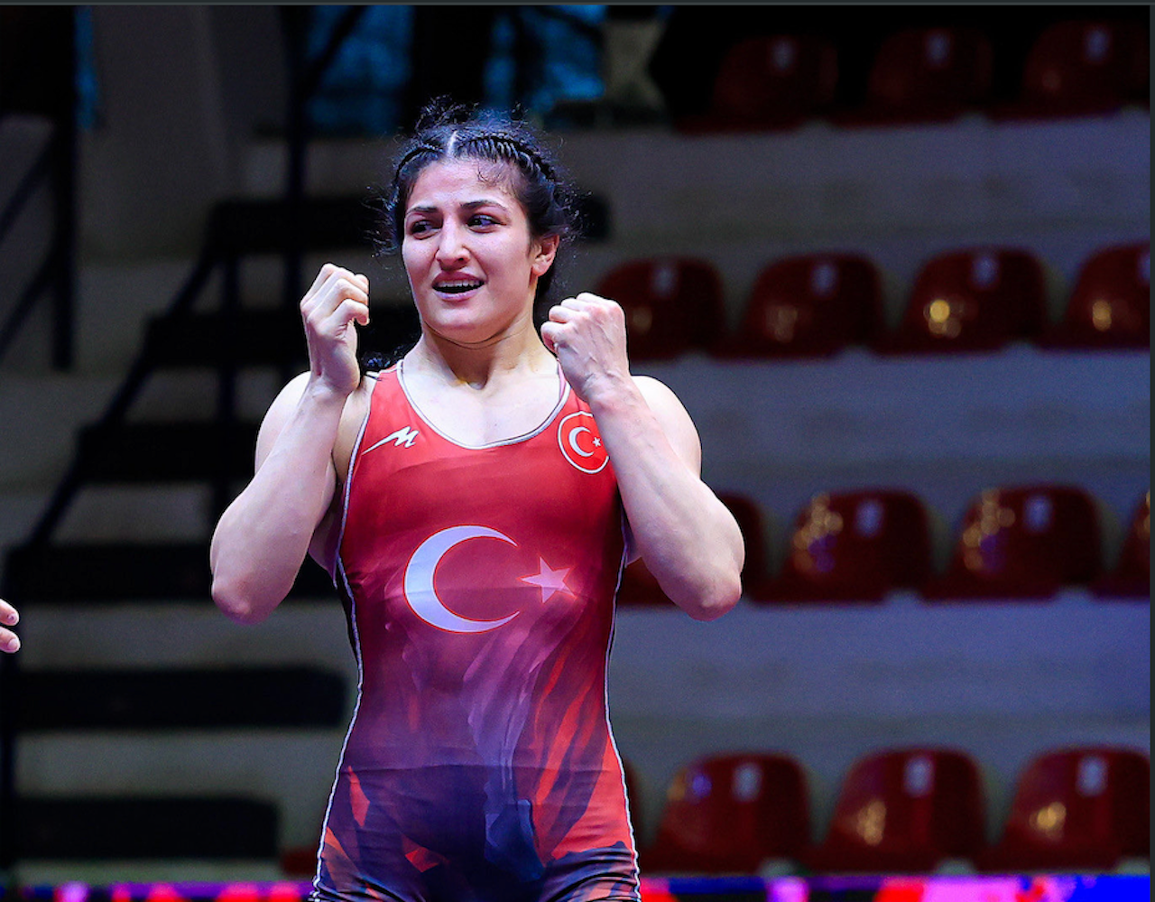 Elvira Süleyman Kamaloğlu'ndan gümüş madalya