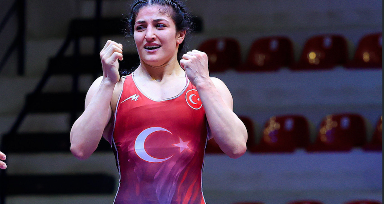 Elvira Süleyman Kamaloğlu'ndan gümüş madalya