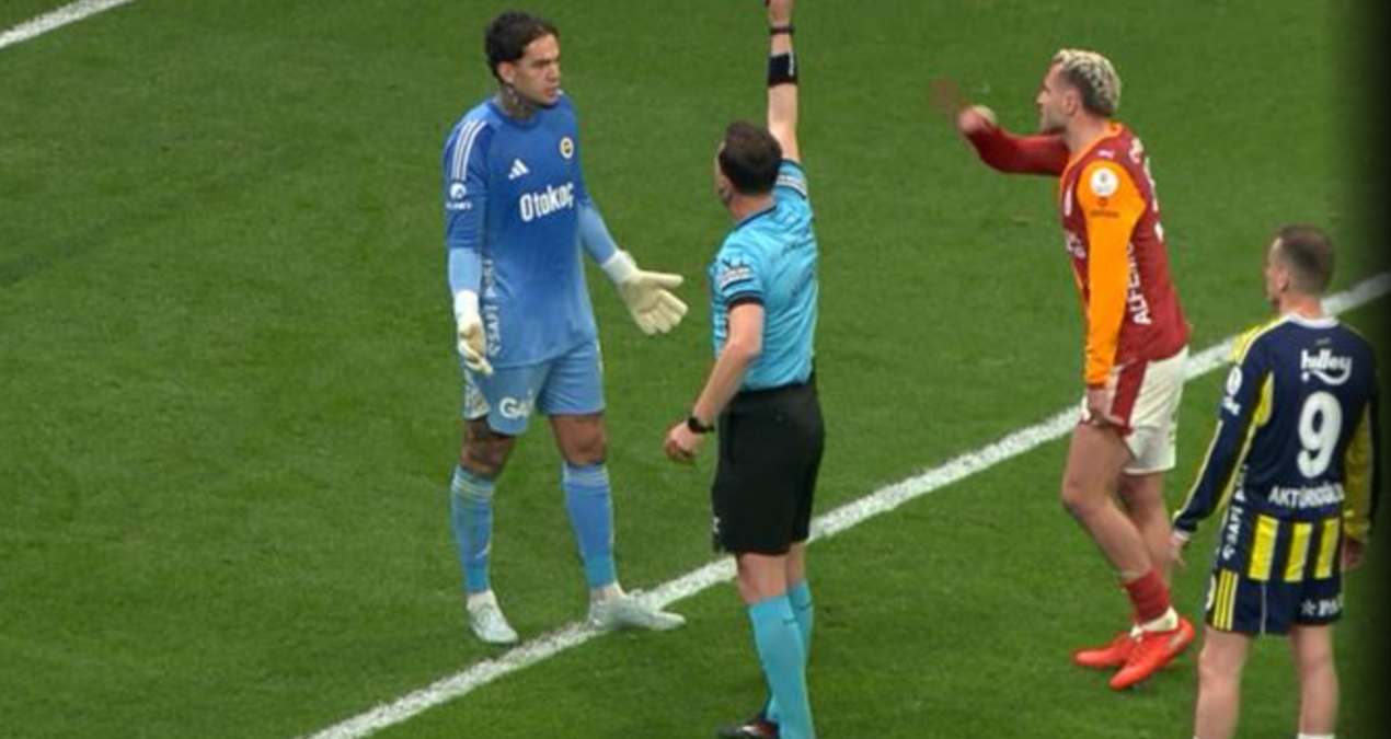 Kırmızı gördü takımını 10 kişi bıraktı