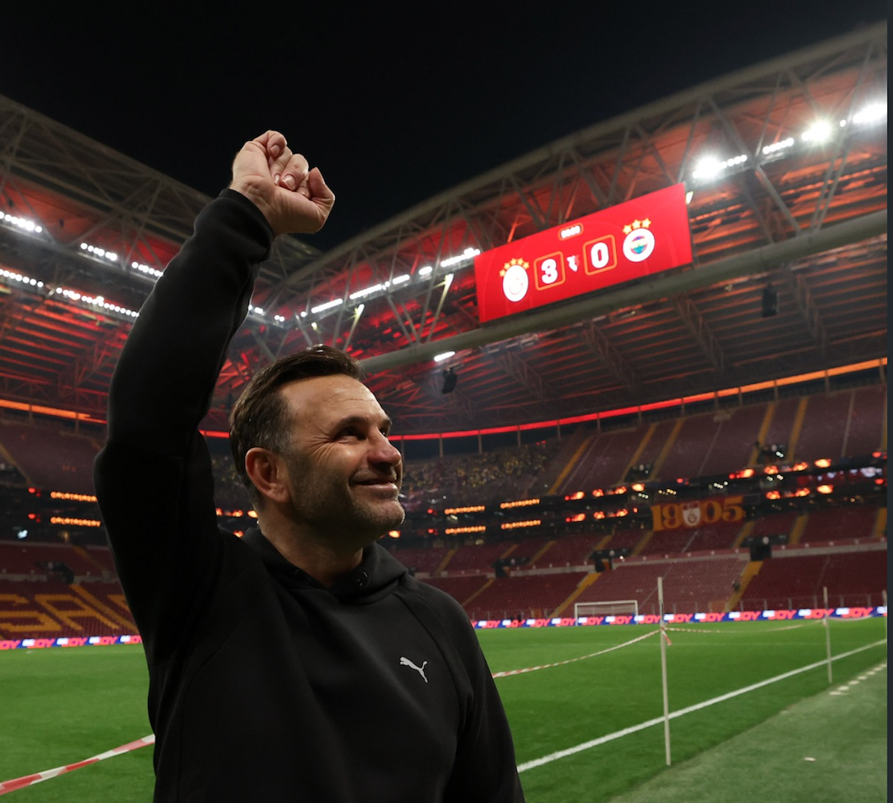 Ben tek siz hepiniz! Galatasaray’ın hocası Okan Buruk, rakiplerine veda mektubu yazdırıyor