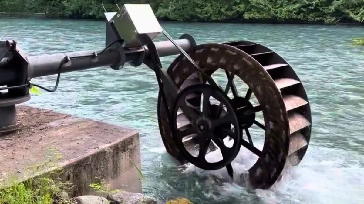 Evinin önündeki nehir servete dönüştü!