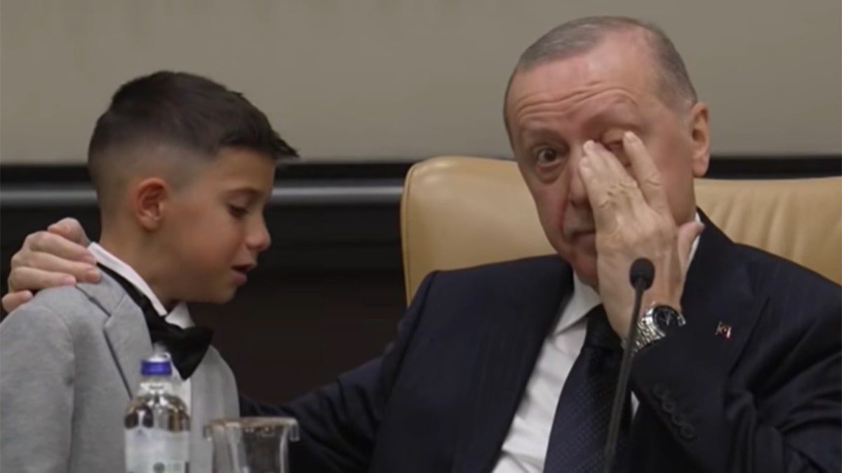 Ağlayarak yanına geldi, Erdoğan'ın da gözleri doldu