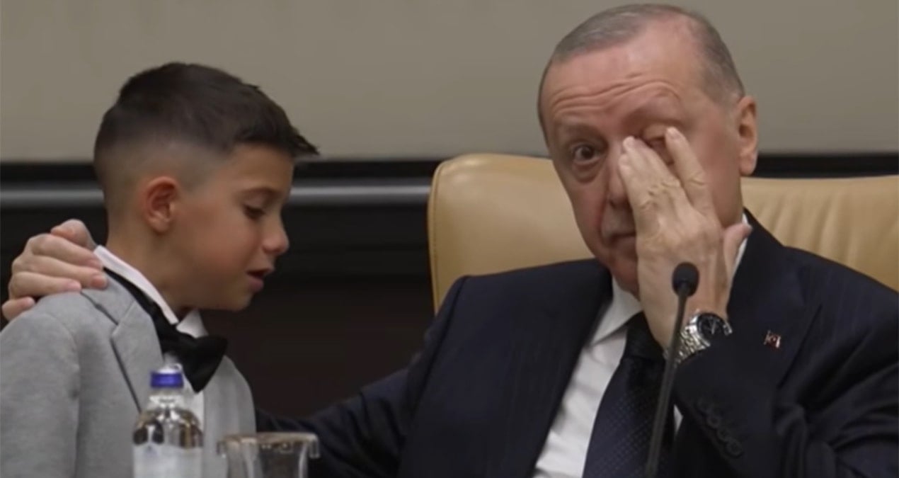 Ağlayarak yanına geldi, Erdoğan'ın da gözleri doldu
