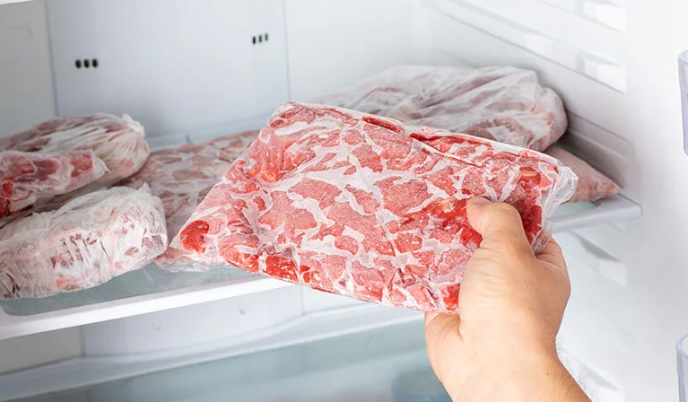 Saatlerce beklemek zorunda kalmayın: Eti 30 dakikada çözdürmenin yolu