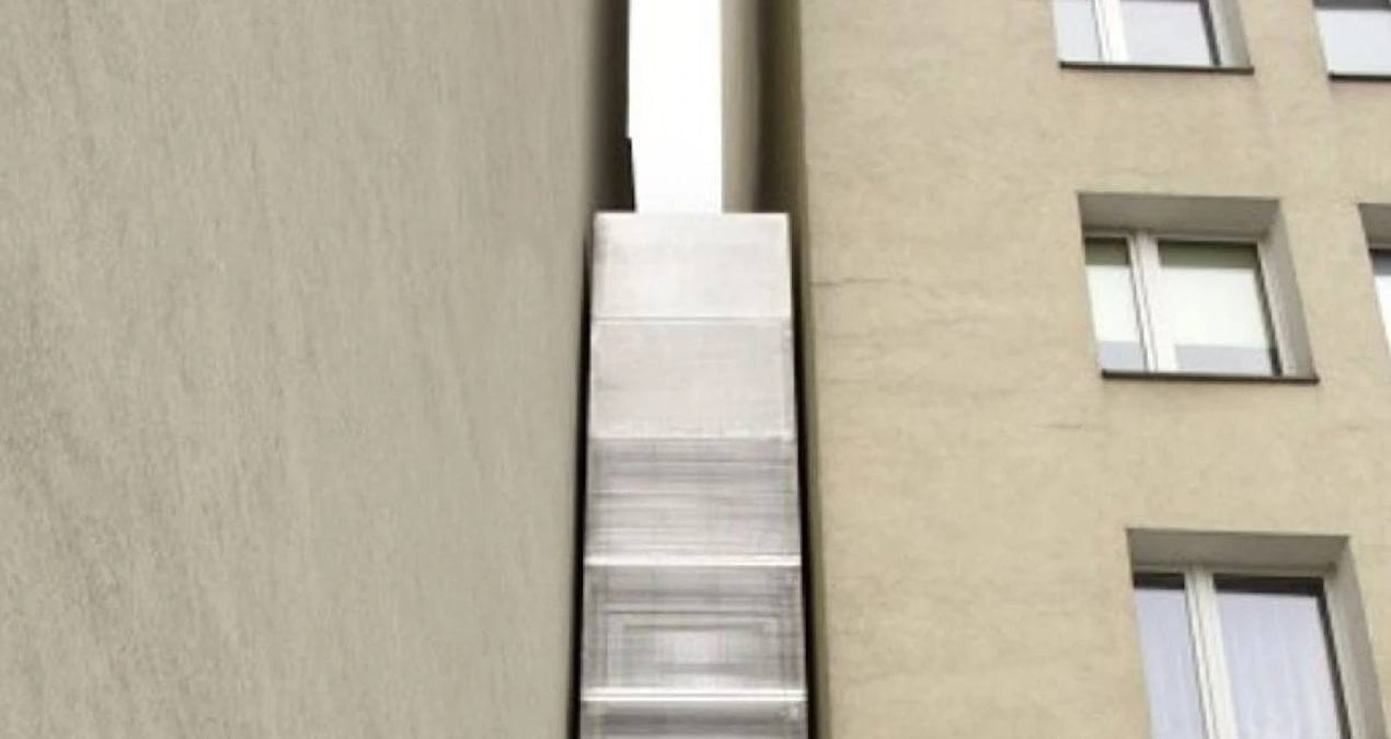 Yan yana durmak imkansız ama içinde her şey var: İşte dünyanın en dar evi